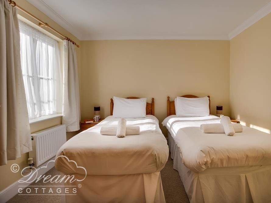 Bridge Apartment Веймут Екстер'єр фото